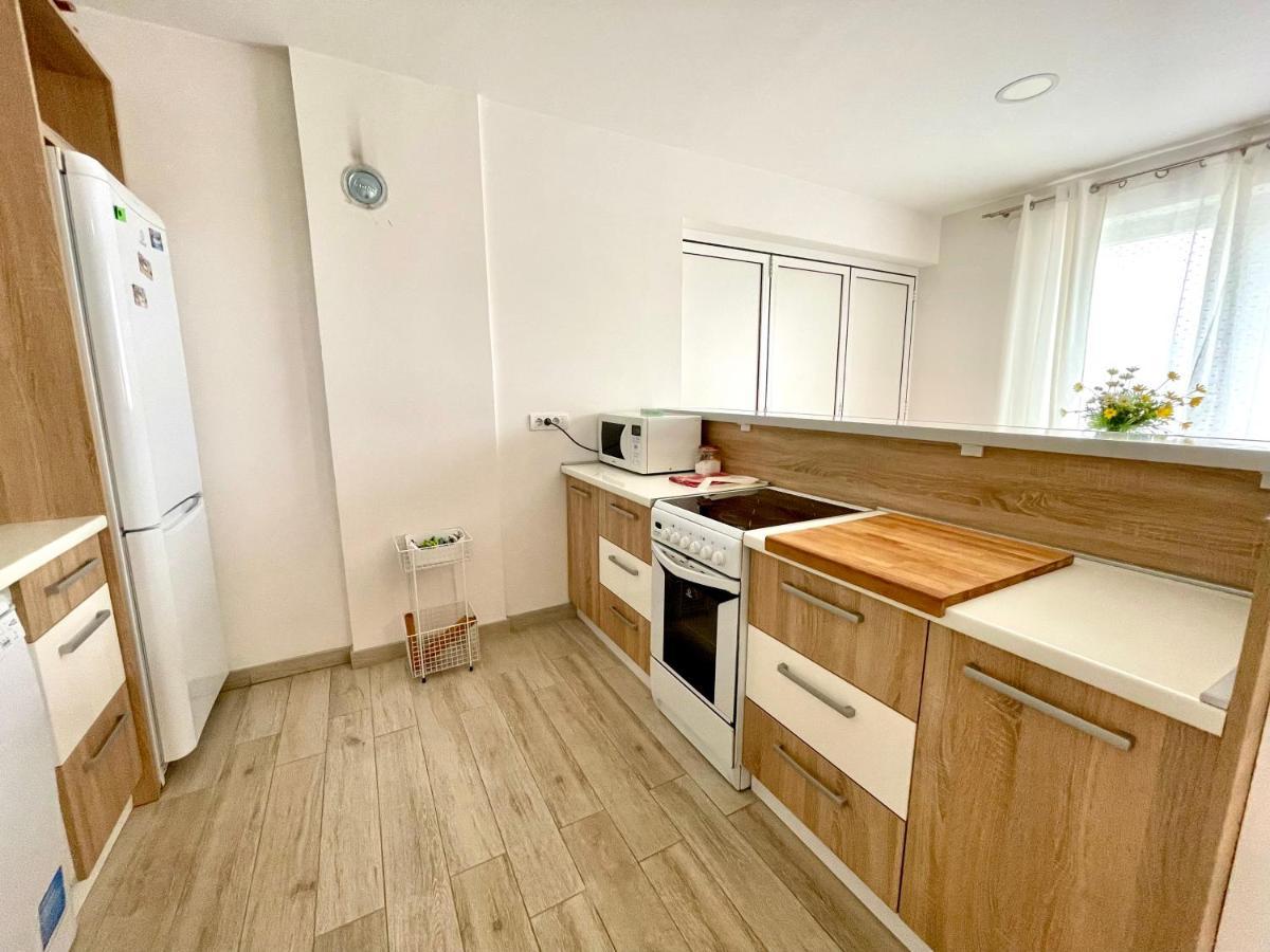 Cozy Apartments In Belgrade, Cukarica, Zeleznik, Free Parking And Wifi Zewnętrze zdjęcie