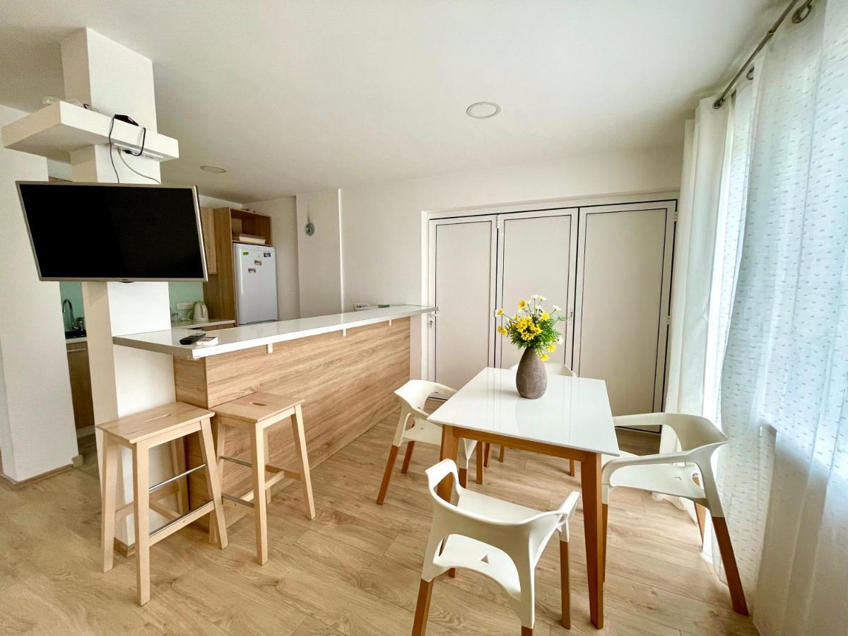 Cozy Apartments In Belgrade, Cukarica, Zeleznik, Free Parking And Wifi Zewnętrze zdjęcie