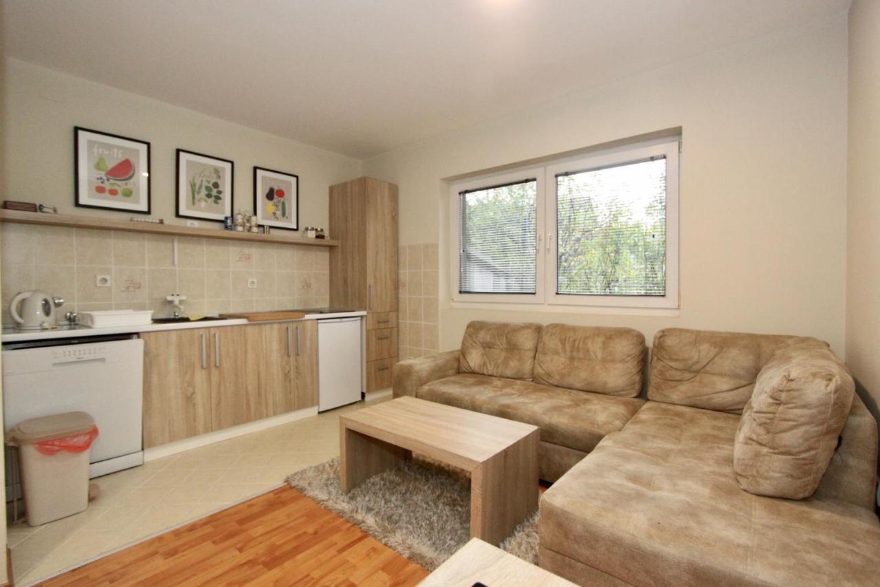 Cozy Apartments In Belgrade, Cukarica, Zeleznik, Free Parking And Wifi Zewnętrze zdjęcie